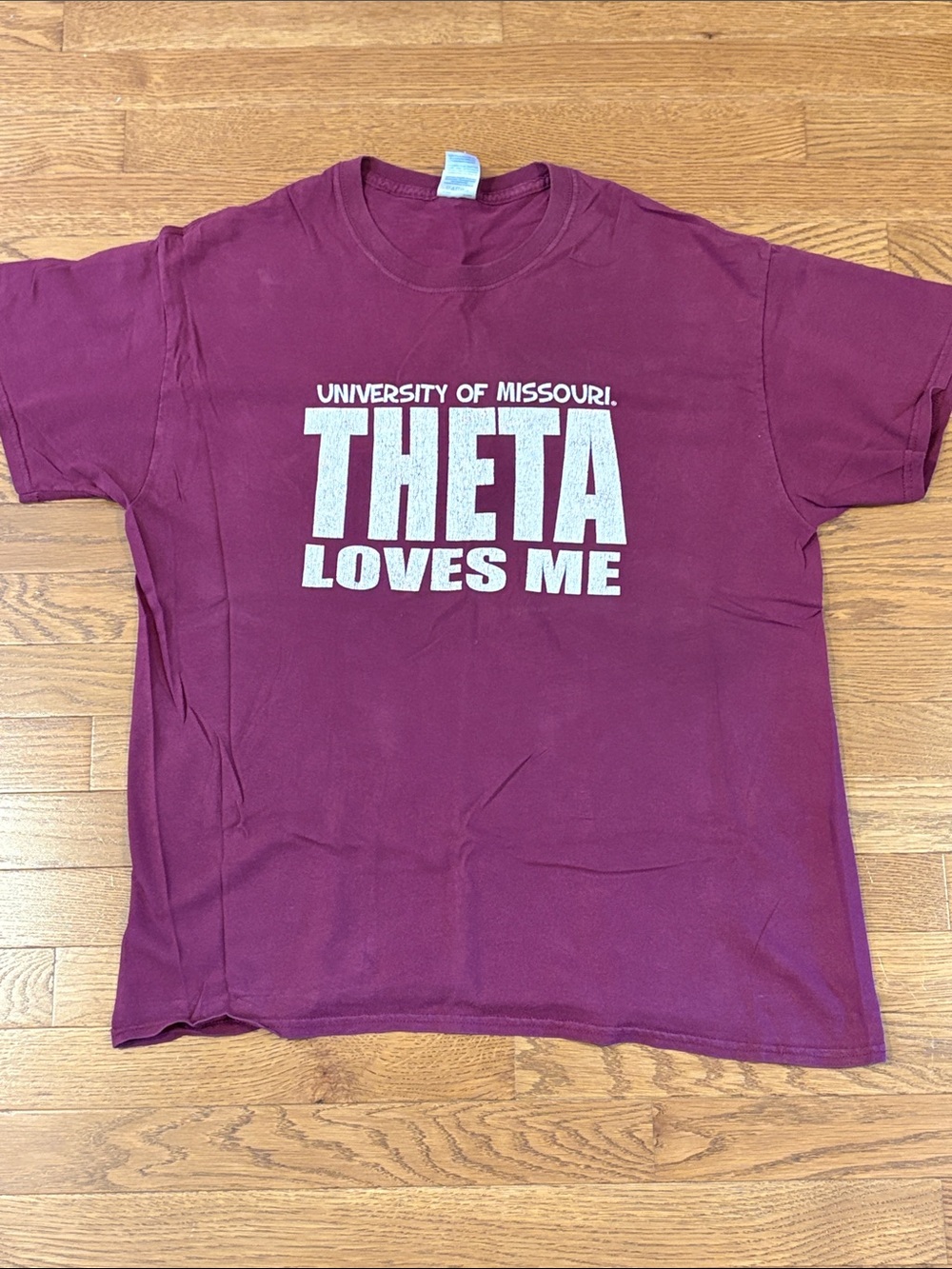 Gildan | Maroon University of Missouri Mizzou “Theta Loves Me” Large T-Shirt
